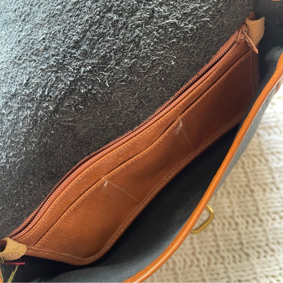 Vintage Dooney & Bourke Leather Crossbody - Picture 4 of 11